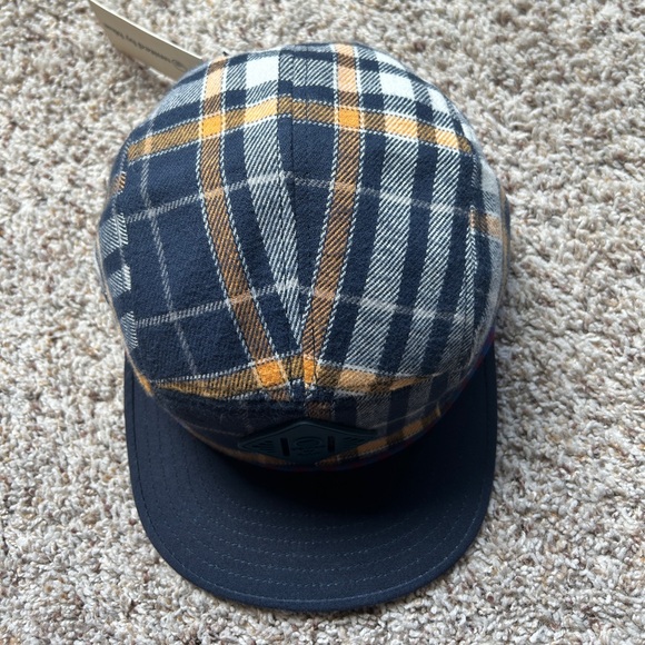 Hat - Picture 4 of 7